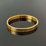 Férfi karperec arany színű - római számokkal